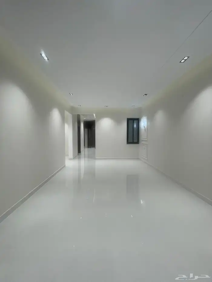 للبيع ادوار ارضيه ودوار علويه تشطيب ممتاز خلف المعارض 29