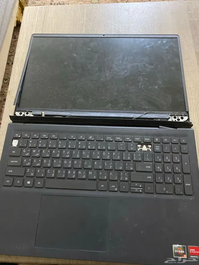 للبيع قطع   الجهاز بوضعه   مفصلات مكسورة والكيبورد ناقص 0