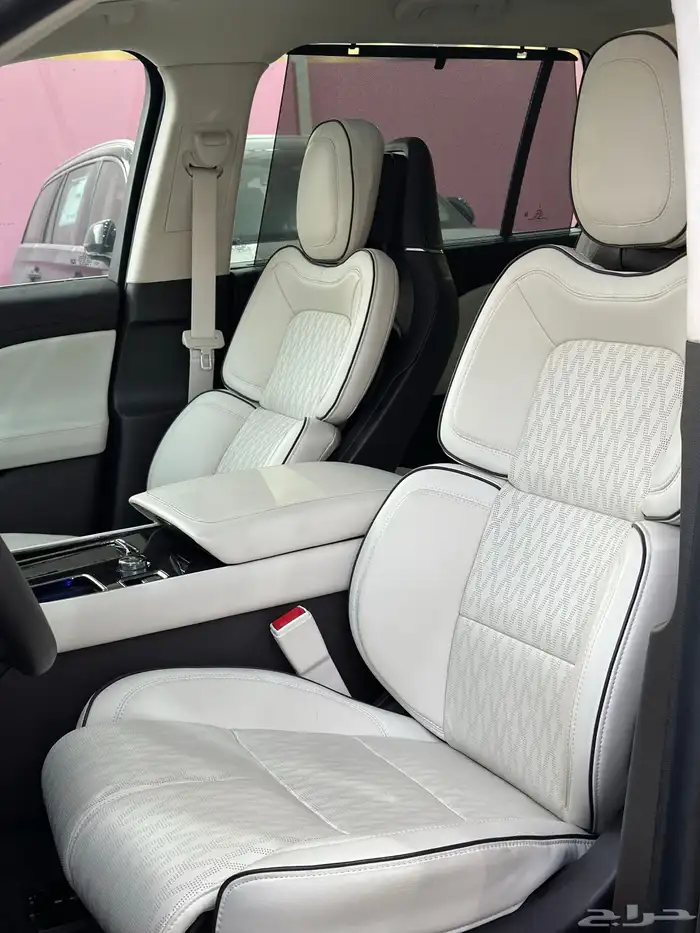 لنكلولن بريزيدنشيل اعلى فئه 3