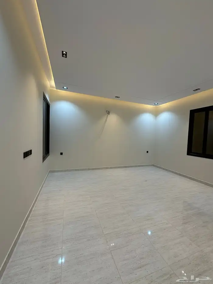 للبيع شقق علوية وسيعة 245 متر مع باركن حي الراقي 14