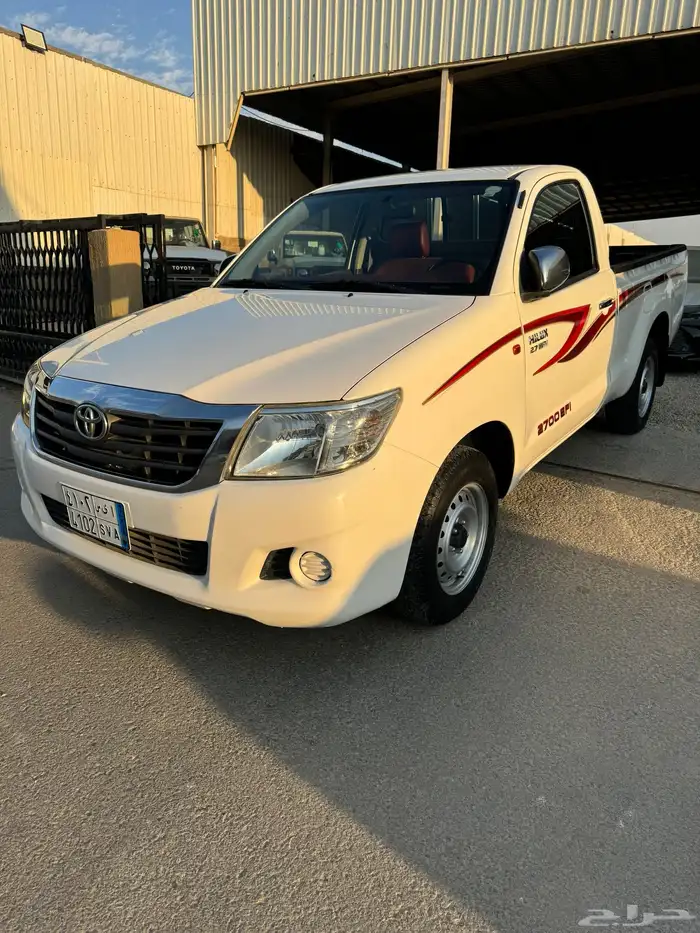 تويوتا هايلوكس 2014 GL سعودي عداد 167 الف 1