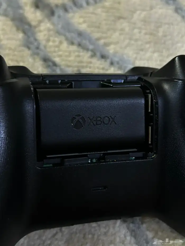 اكس بوكس مع يد ثنتين مجانا  وسلك شاحن وبطاريات اليد 3