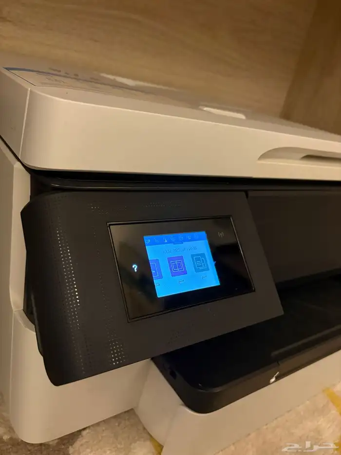 شاشة Lg مكسوره وطابعة hp 5