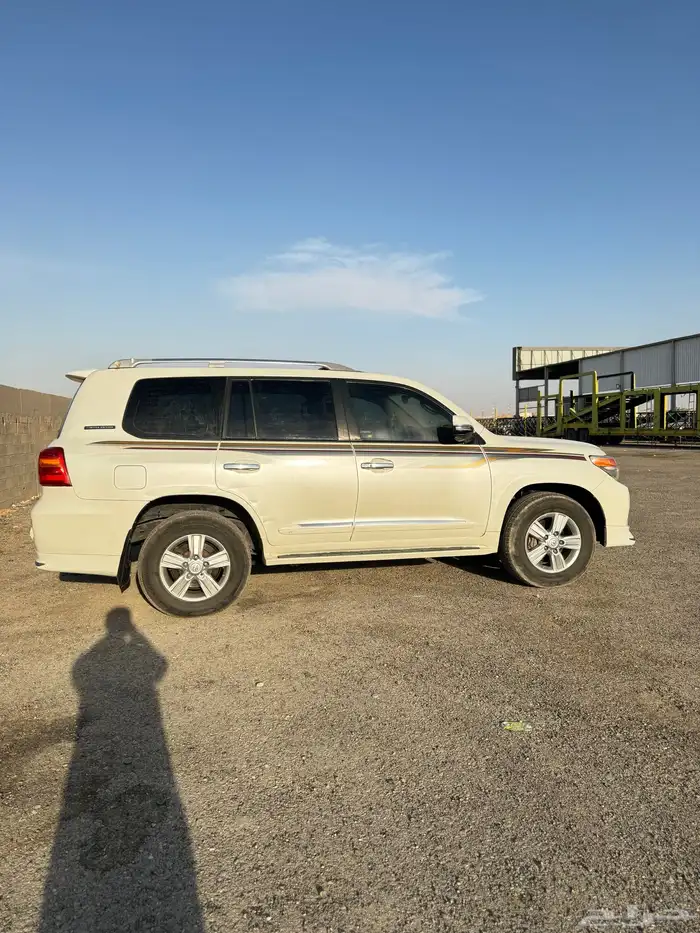 لاند كروزر 2013 للبيع V8 GX.R 3