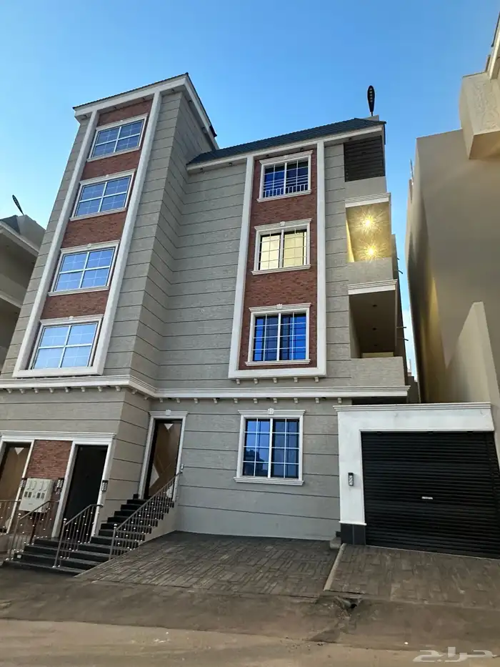 للبيع شقه ارضيه بالقرب من مطار ابها بمساحه حوش كبيره 0