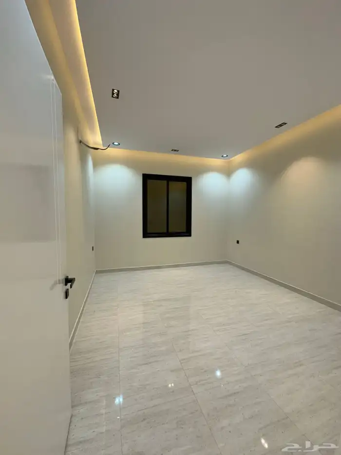 للبيع شقق علوية وسيعة 245 متر مع باركن حي الراقي 11