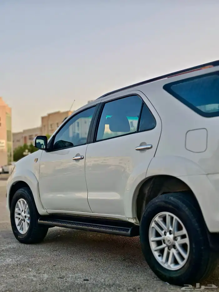 تايوتا فورشينار 2015 فل كامل ستين عام VX 13