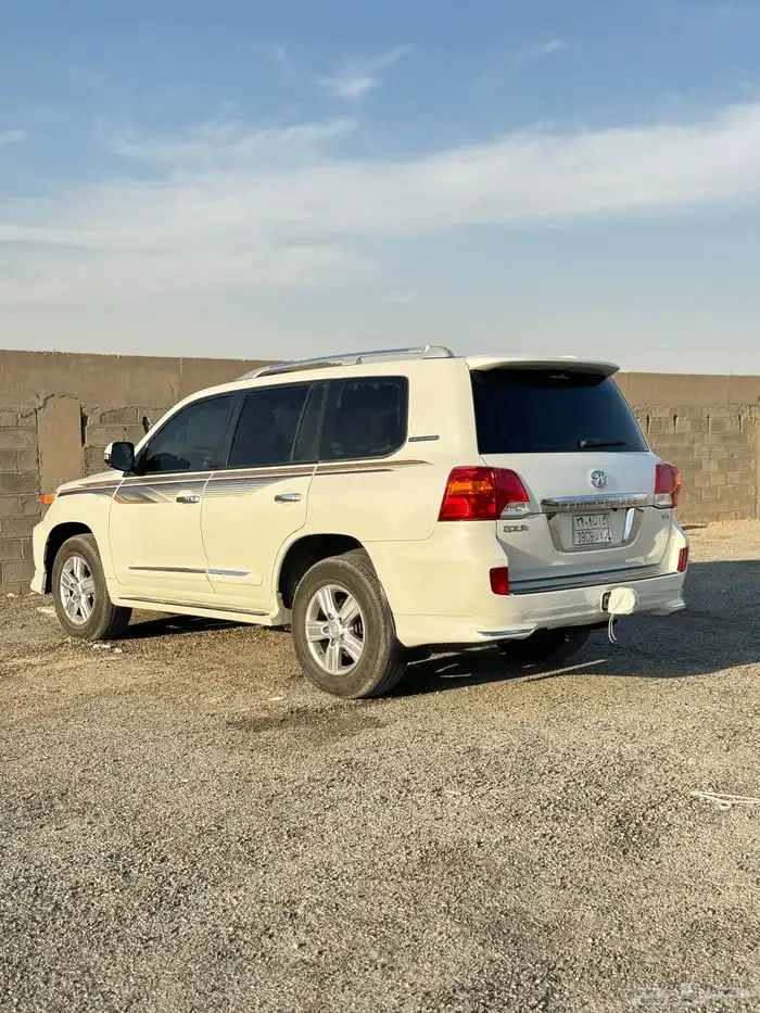 لاند كروزر 2013 للبيع V8 GX.R 6