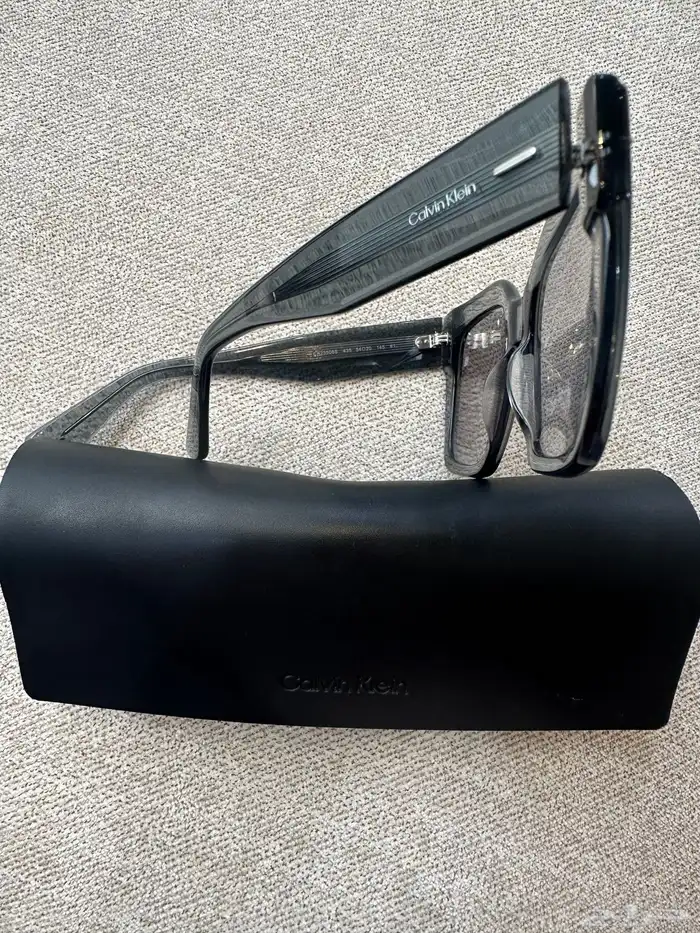 نظارة شمسية ماركة كالفن كلاين 2