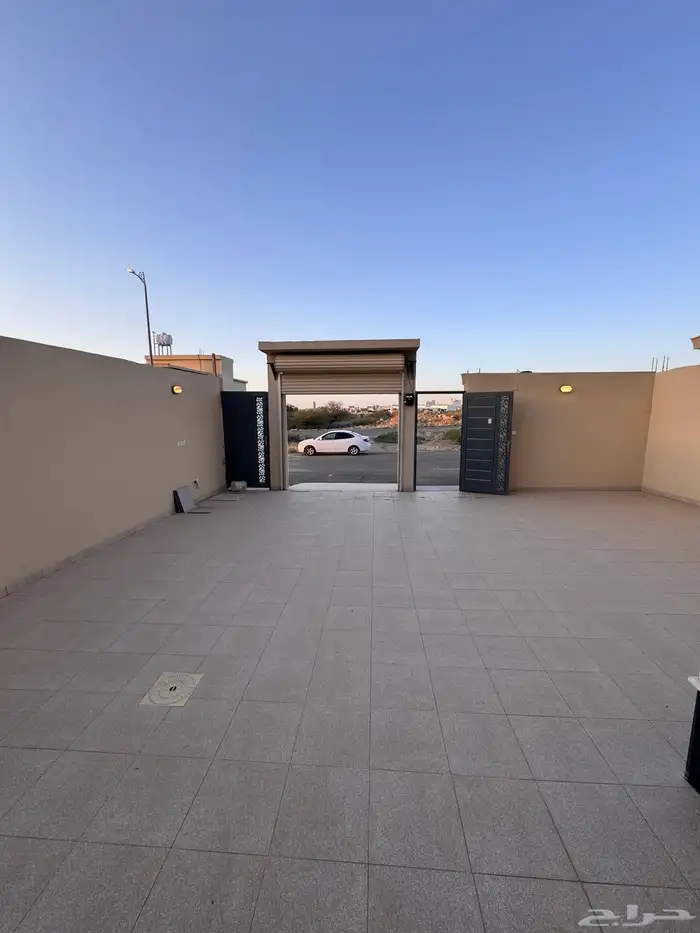 للبيع فيلا مستقله دورين وملحق من 840 الف خميس مشيط 2