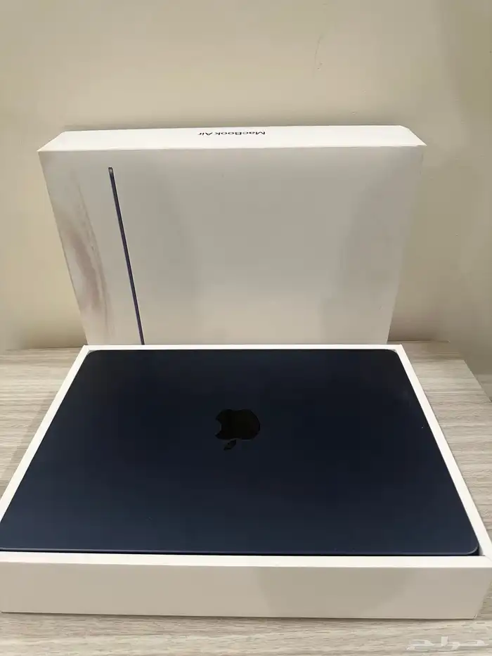 للبيع  MacBook Air M2 بحالة ممتازة   استخدام بسيط جدا 3
