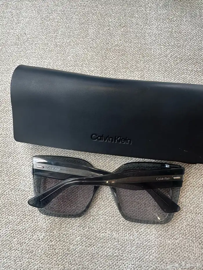 نظارة شمسية ماركة كالفن كلاين 1