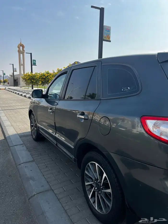 سيارة سنتافي موديل 2009 3