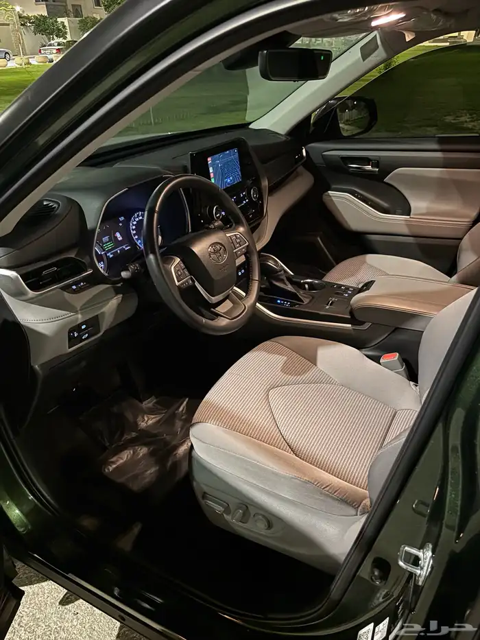 للبيع تويوتا هايلاندر GLE موديل 2023 نظافه وكاله وممشى قليل 4