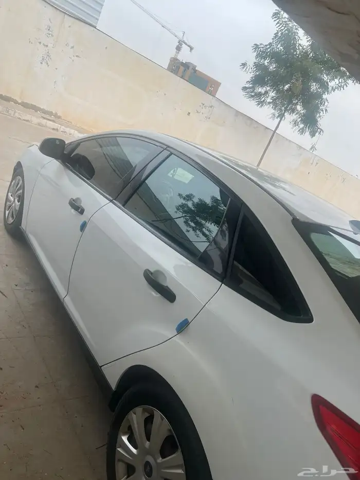 سيارة فورد فوكس 2012 للبيع الاستمارة سارية والفحص ساري 3