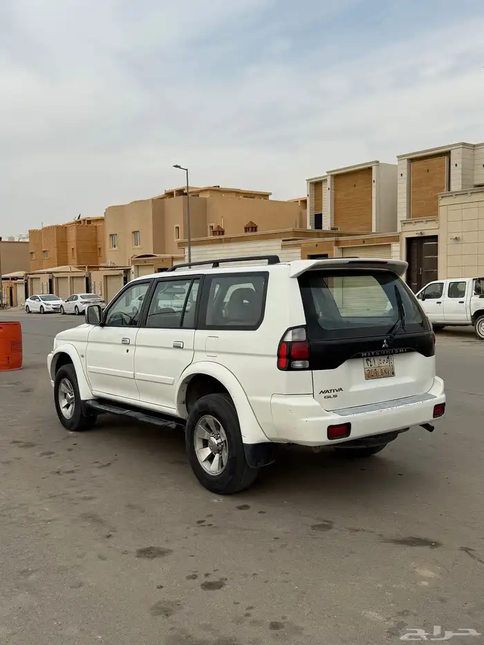 للبيع ميتسوبيشي ناتفيا 3