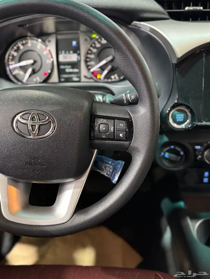 تويوتا   هايلوكس دبل بنزين توماتيك 2025 جديد 131.100 شامل 17