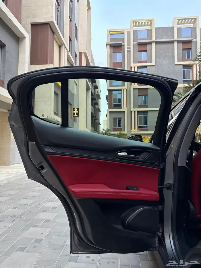 ألفا روميو ستليفو سوبر 2020 مخزن 27