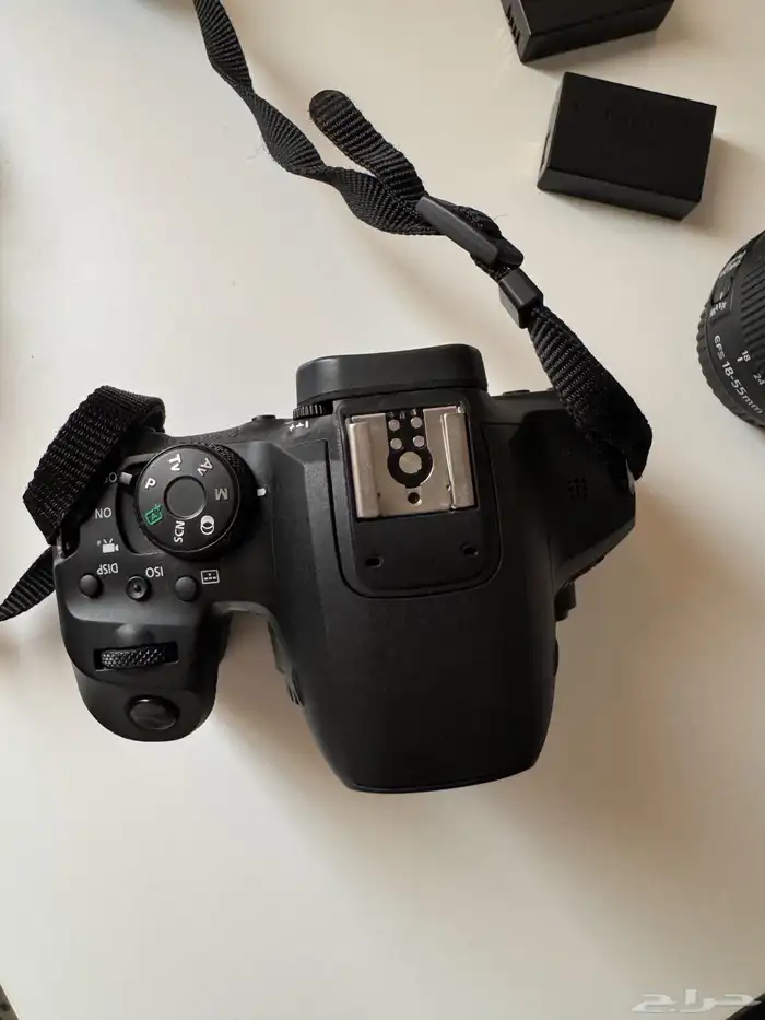 كاميرا كانون 850D نظيفة جدا  مع كامل ملحقاتها 2