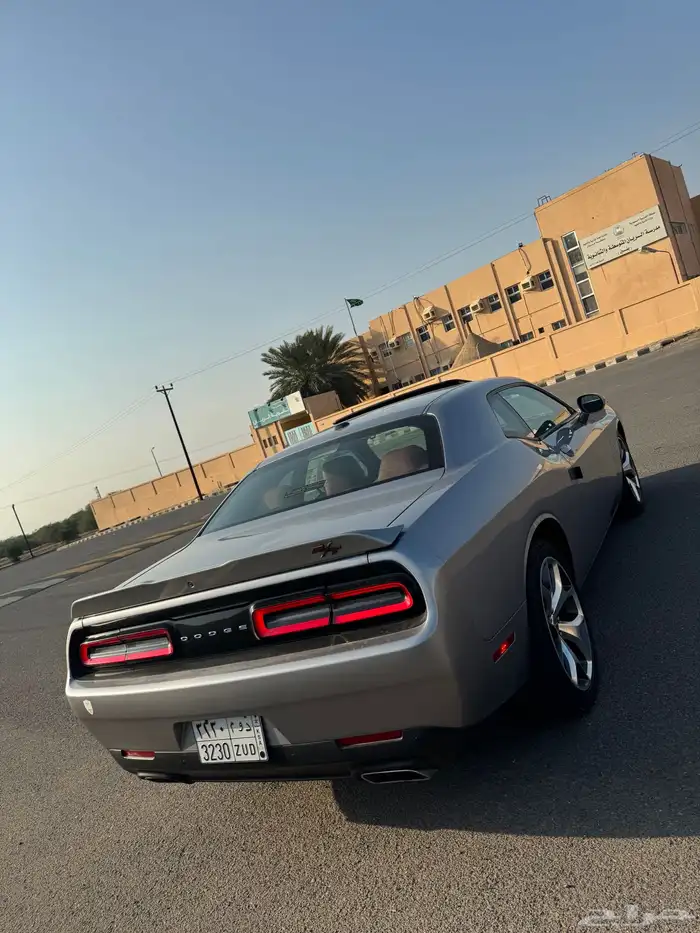 دودج تشالنجر 2016 RT بريميوم اعلئ فئة الفل ممشى قليل 3