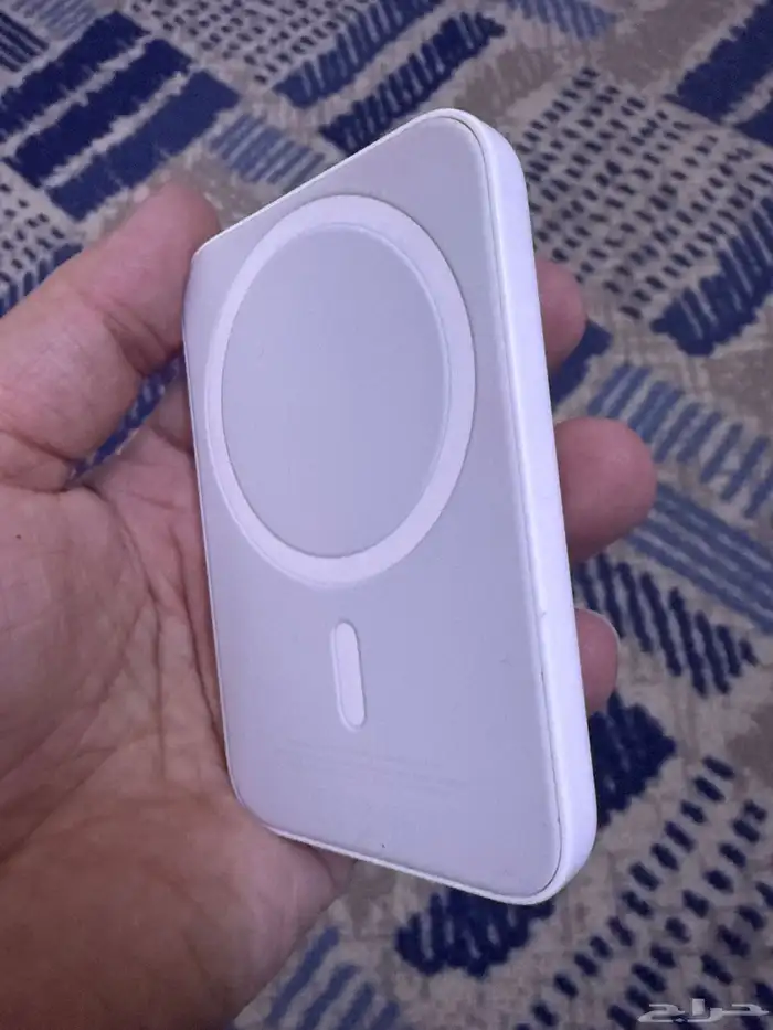 شاحن متنقل ايفون 2