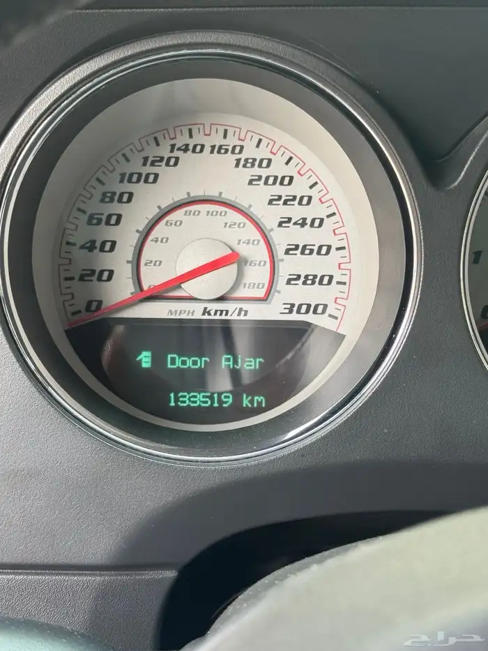 تشالنجر srt قير عادي 2012 9