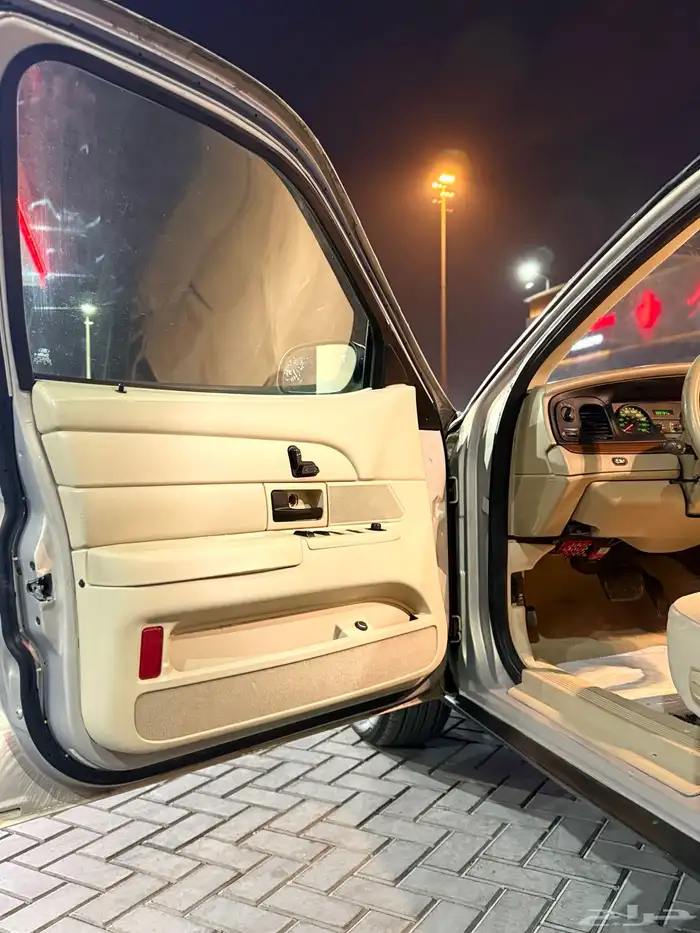 فورد فكتوريا 9