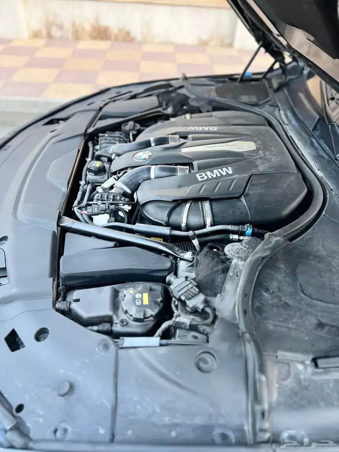 بي ام دبليو 750li ممشى قليل 2016 قمة النظافة بحالة الوكالة 57