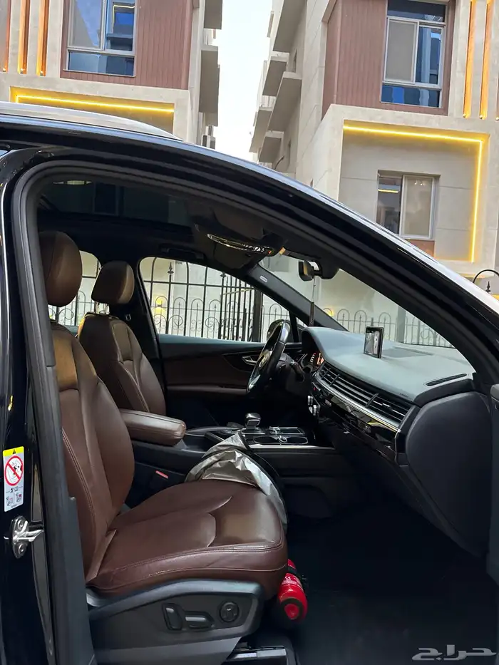 Audi Q7 2019 شبه جديد 19