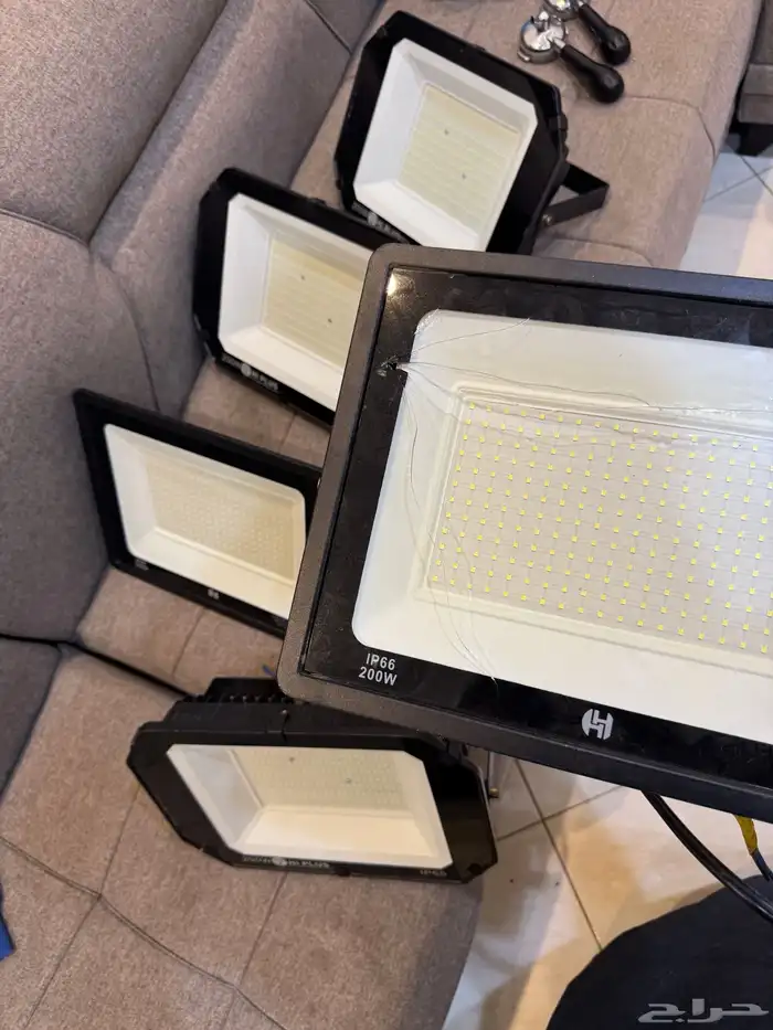 كشافات ليد 200W 3