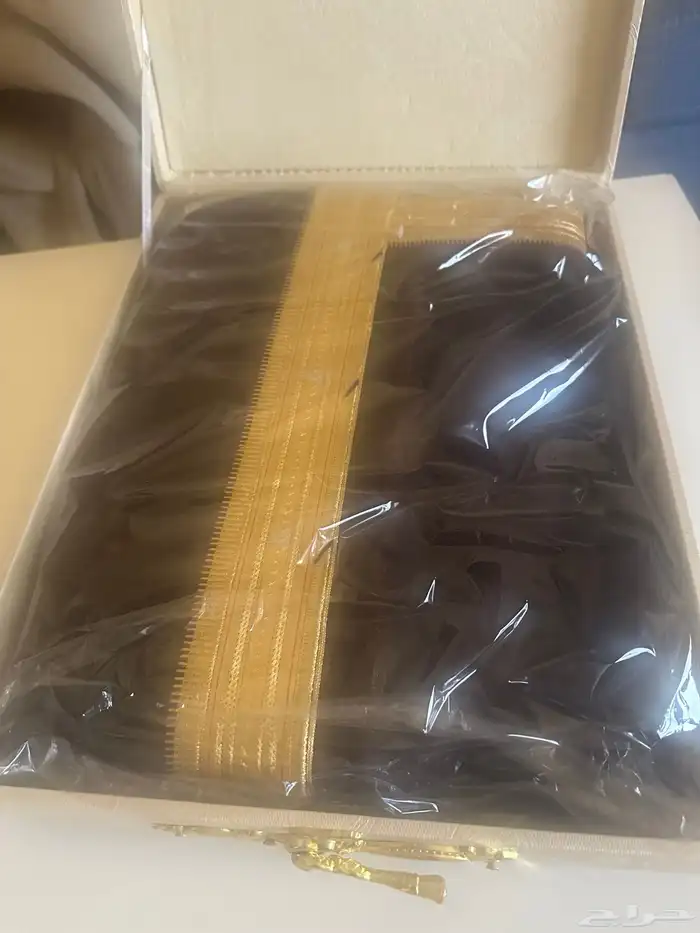 بشوت ملكي 2لون اسود 1 لون عودي العدد 3 0