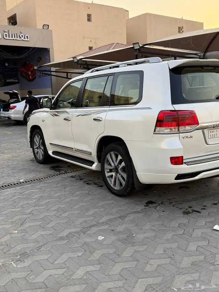 لاند كلوزر VXS 2017 10