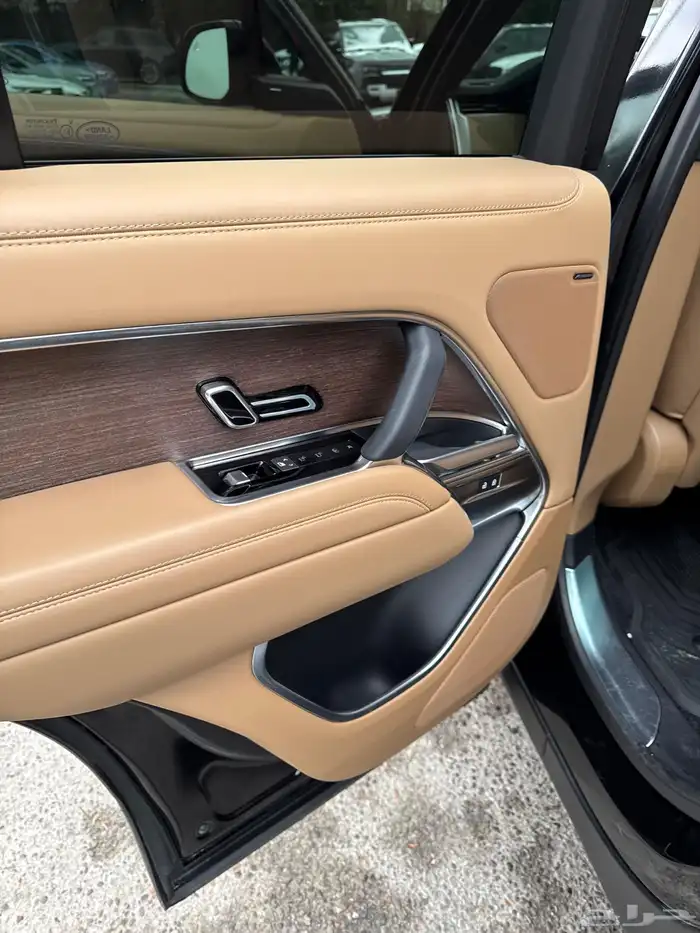 للبيع رانج روفر فوج 2023 - V8 بسعر خرافي وارد كندا 5