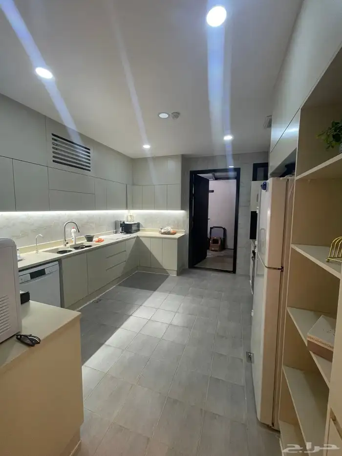 للبيع فيلا المشرقية حي الجنادرية 21