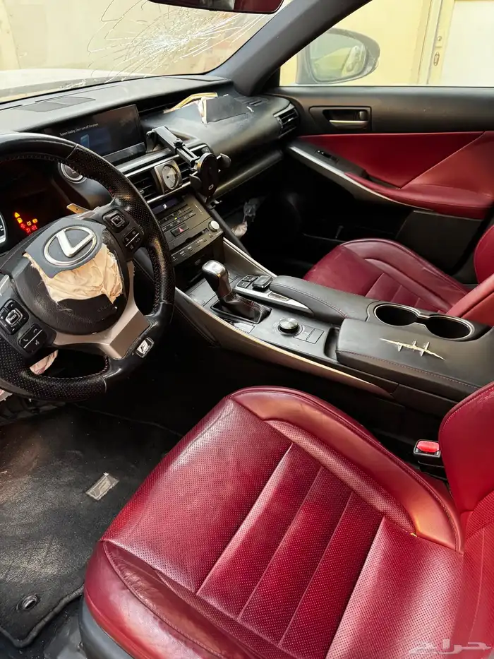 لكزس 2017 is فئة F مصدومه 13