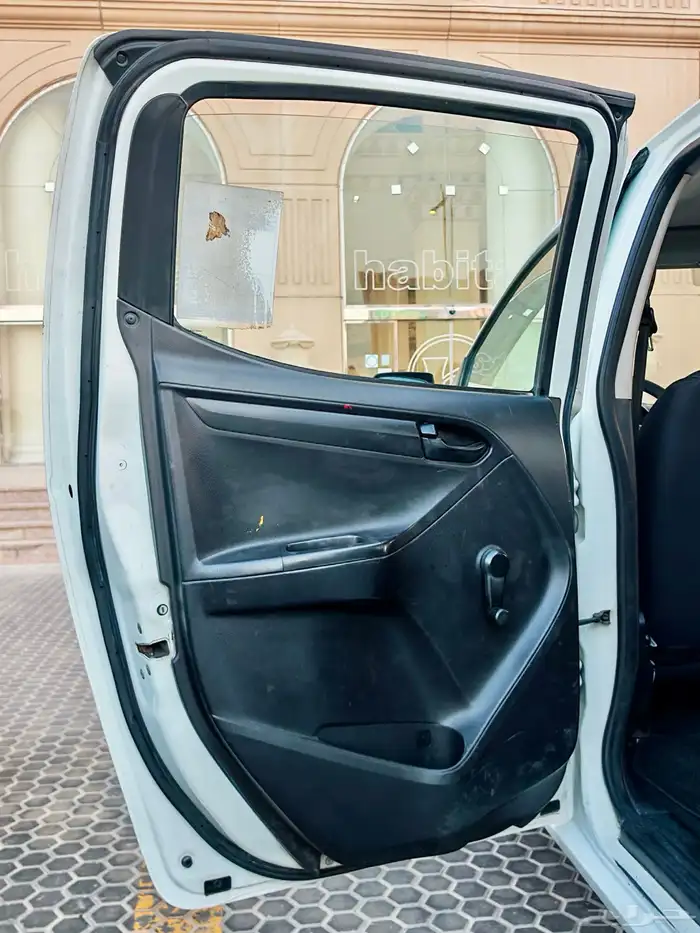 بكب ايسوزو و ميتسوبيشي غمارة وغمارتين ديزل 25