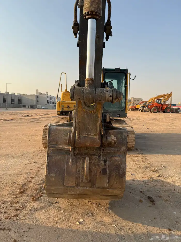 بوكلين فولفو 2009 للبيع مع الدقاق الرياض 0