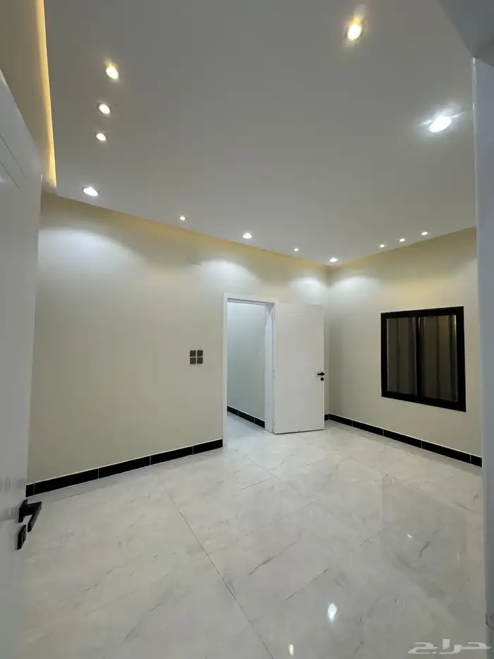 للبيع دور ارضى على بارحه وسيعه بخميس مشيط 8