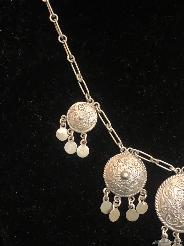 طقم عقد وحلق من الفضة  بتصميم جميل 6