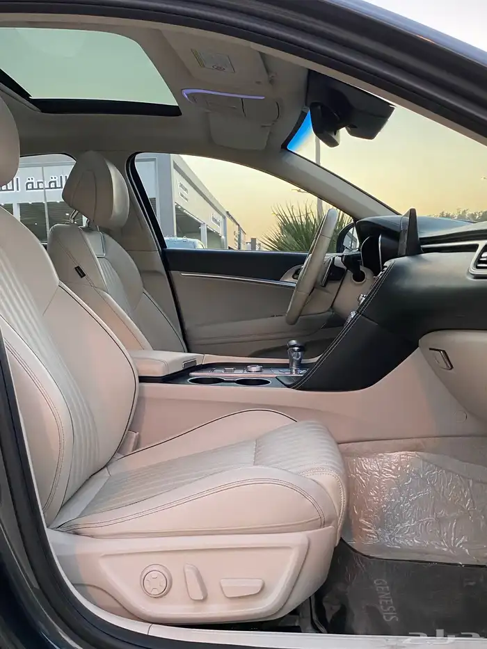 جنسس G70 31