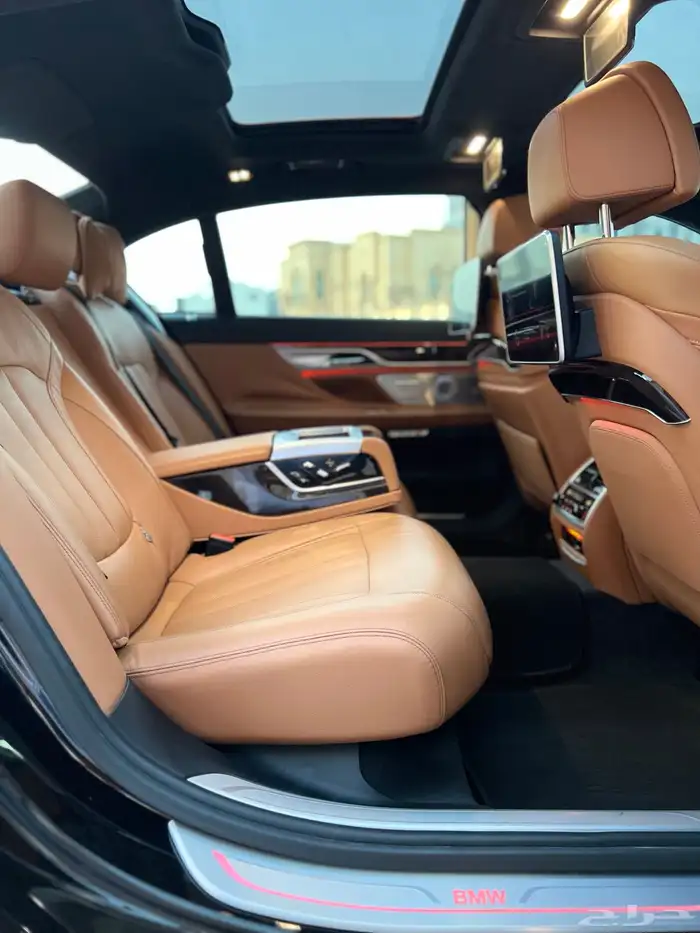 بي ام دبليو 750li ممشى قليل 2016 قمة النظافة بحالة الوكالة 51