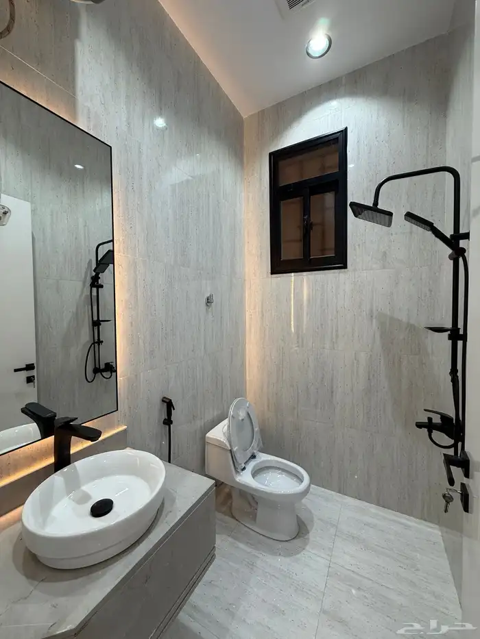 للبيع شقق ارضيه بمداخل مستقله حي الراقي وسط الخدمات 23