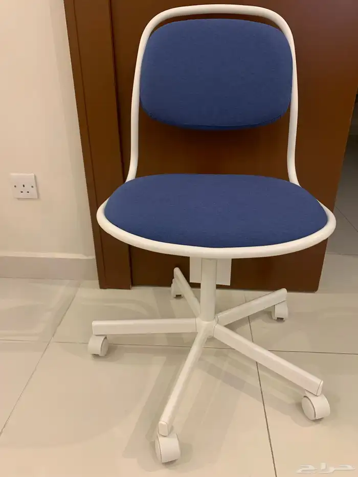 كرسي دوار جديد من ايكيا 0