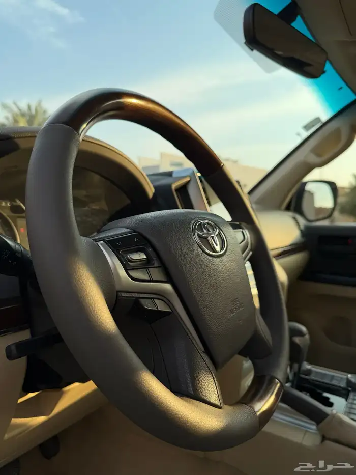 لاندكروزر 2017 رقم (( 3)) عدد الملاك ((2)) 23