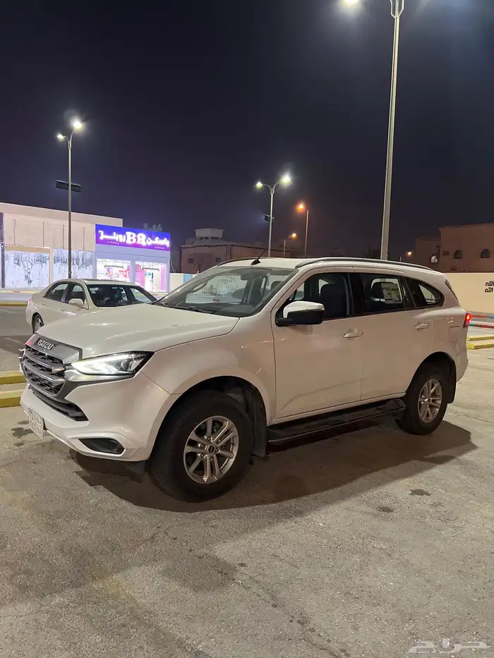 ايسوزو MUX 2023 0