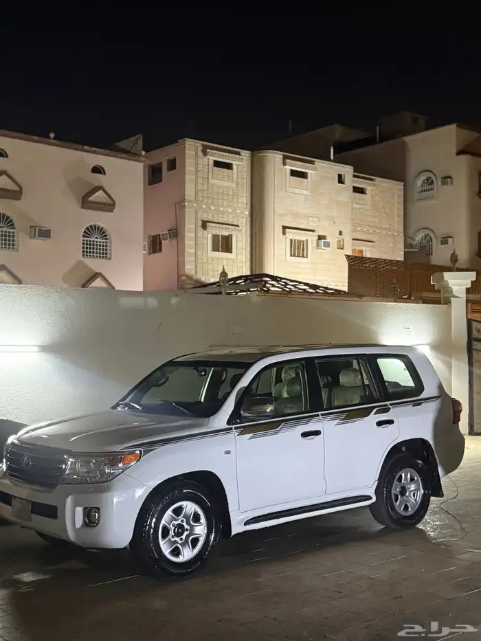 للبيع لاندكروزر 2008 معدل 2015 داخلي وخارجي 5