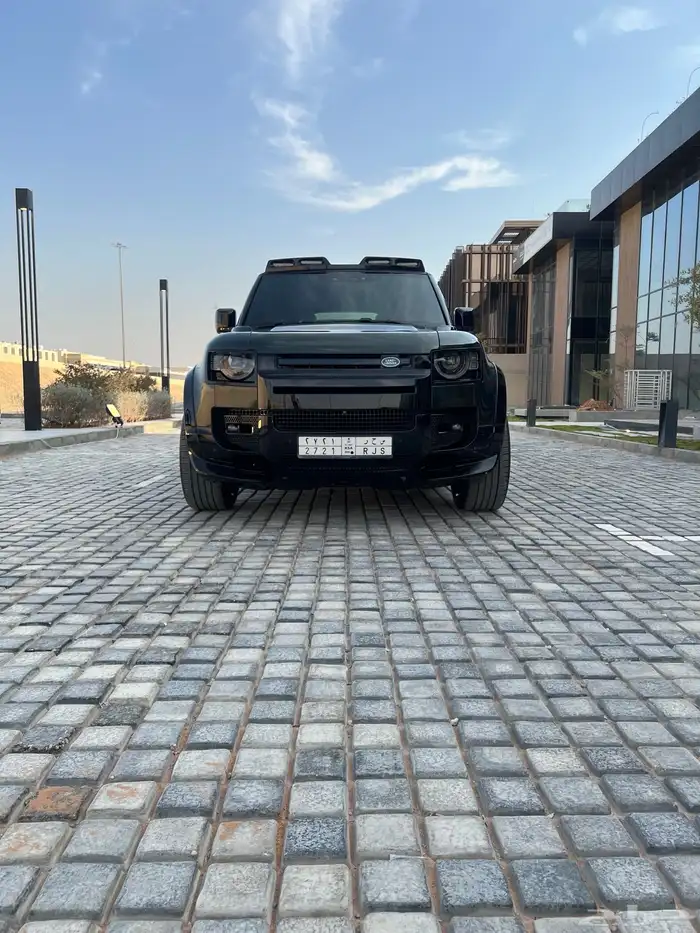 V6ديفندر 2020 2