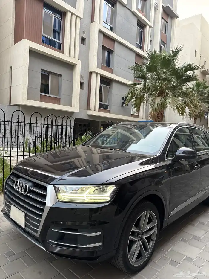 Audi Q7 2019 شبه جديد 2