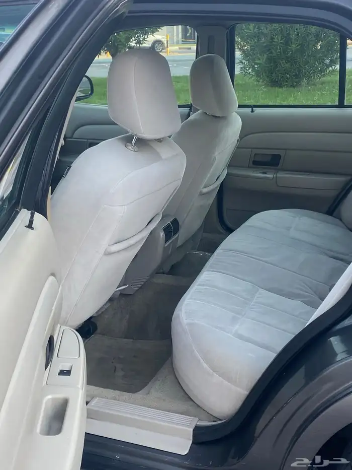 للبيع فورد كراون فكتوريا 2010 9