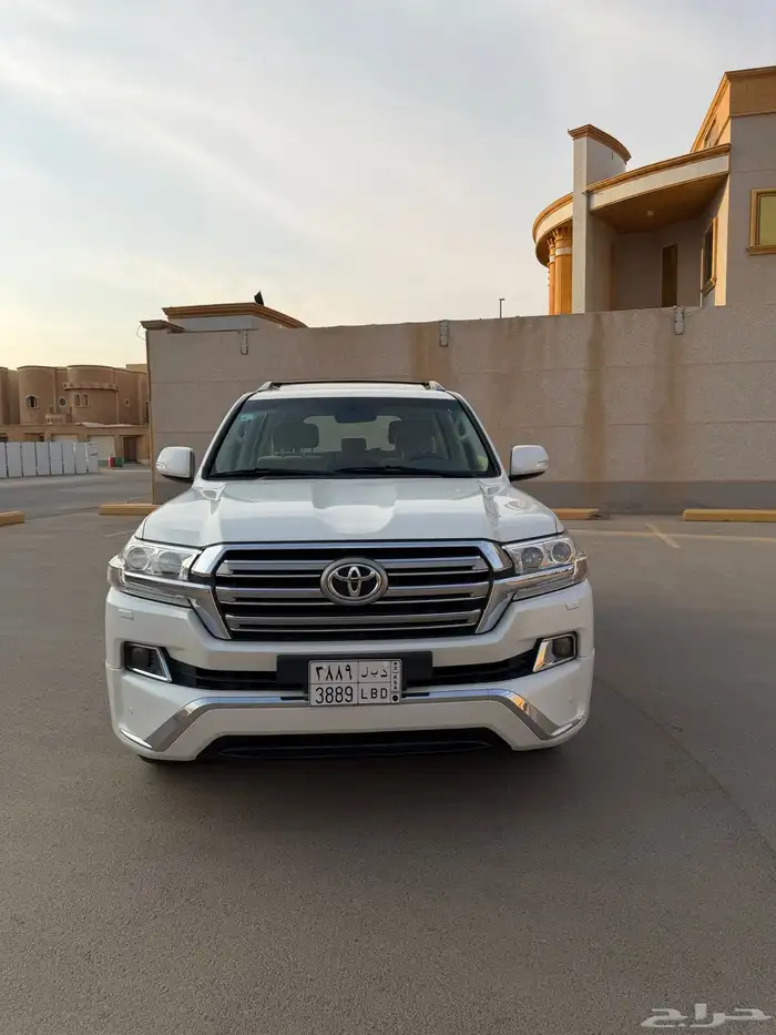 لاندكروزر 2017 رقم (( 3)) عدد الملاك ((2)) 2